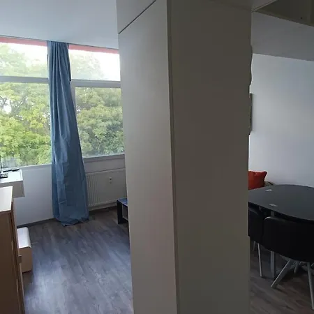 公寓 2 Apartment, 413 *