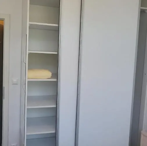 アパート 2 Apartment, 413